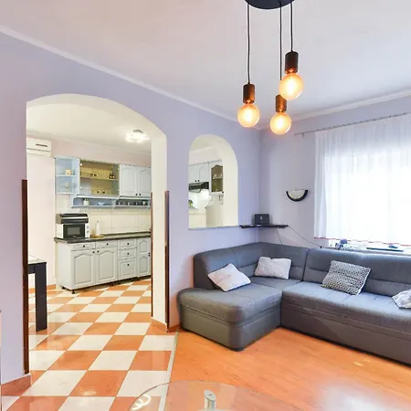 Casa vacanze Holiday Beata With Pool