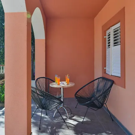 Holiday Beata With Pool Casa vacanze Slivnica