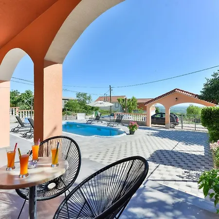 Holiday Beata With Pool Casa vacanze *